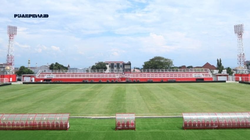 stadion gelora kie raha ternate